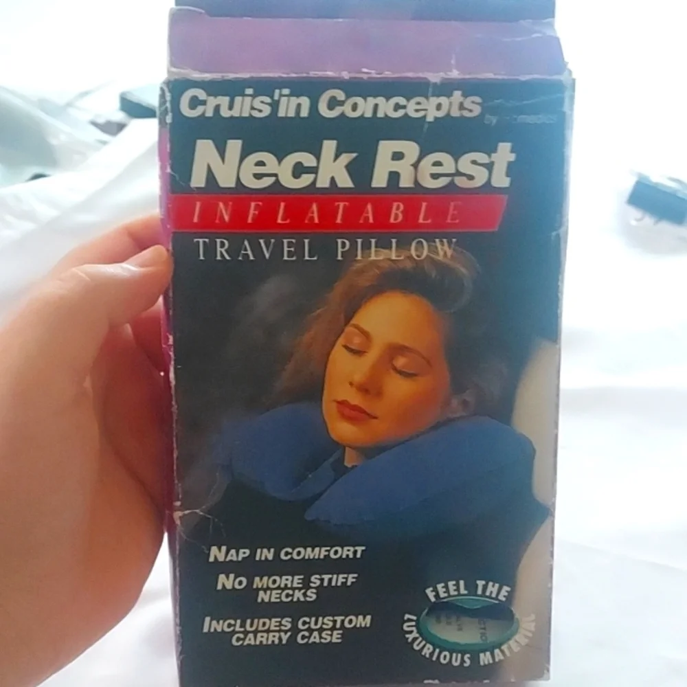Vintage cruis'in neck rest inflatable travel pillow by homedics
